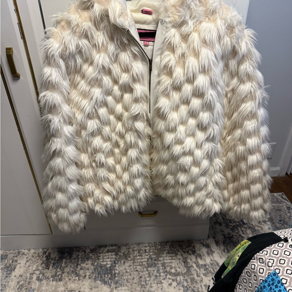 Women's Faux Fur Jacket - Cream